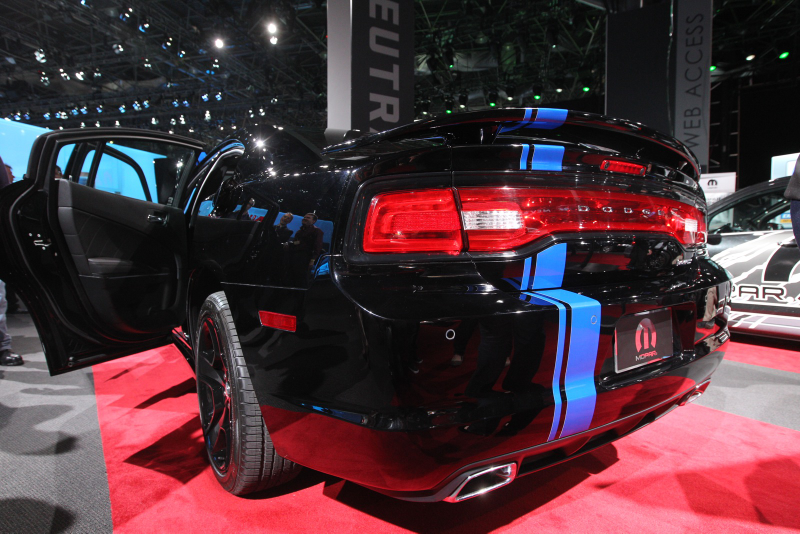 Illustration for article titled 2011 Dodge Charger Mopar Special Edition is all black-and-blue